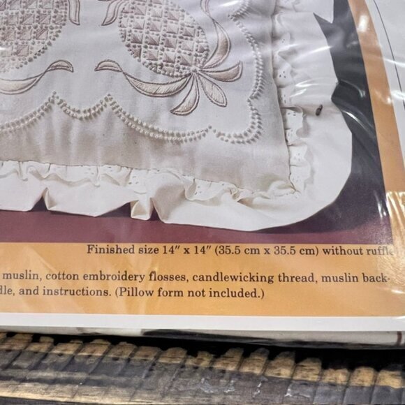 NEW Vintage 1984 The Creative Circle Kit #0465 Colonial Welcome Pillow Pineapple - Picture 4 of 8